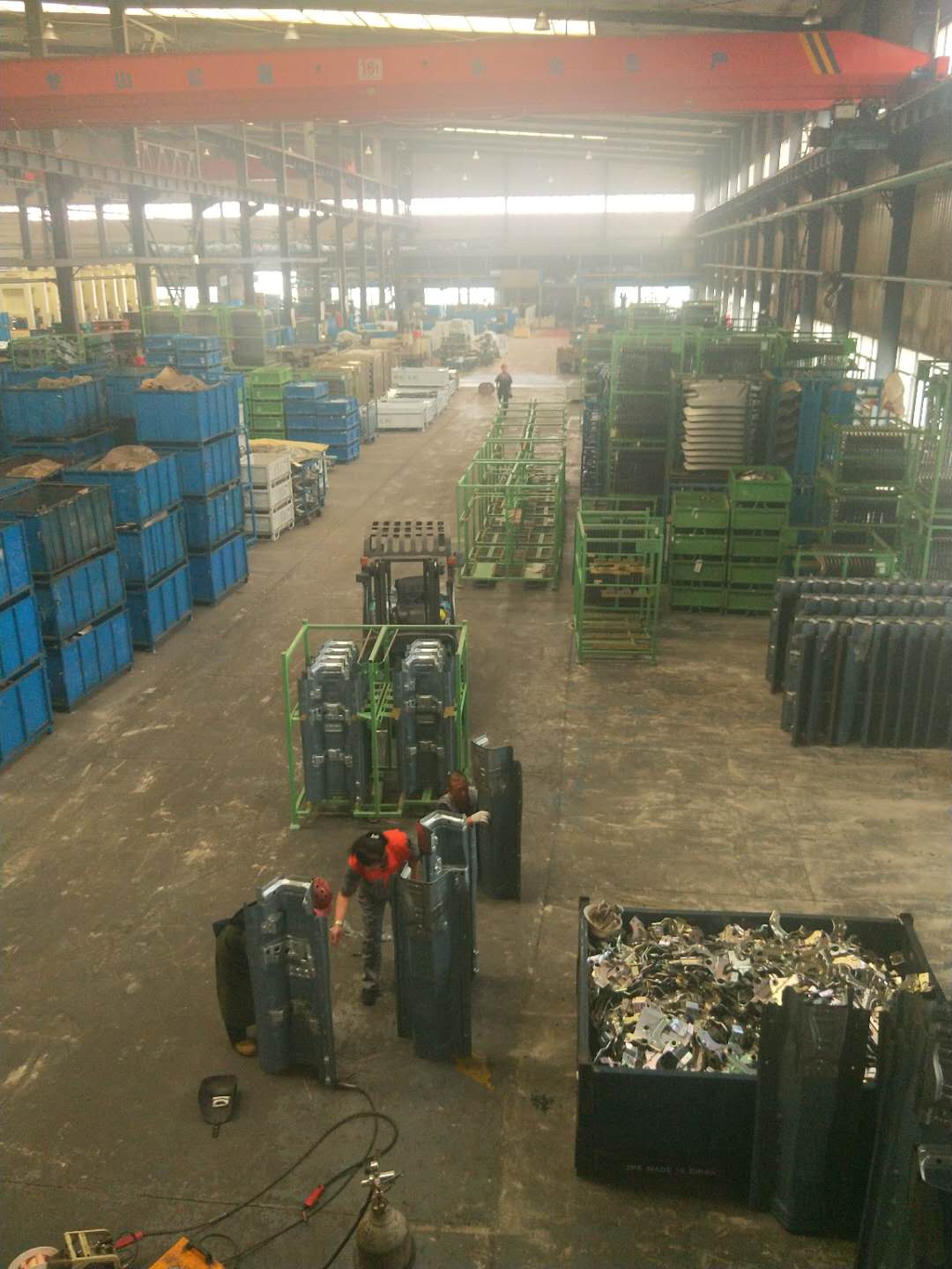 诚招汽车零配件工人