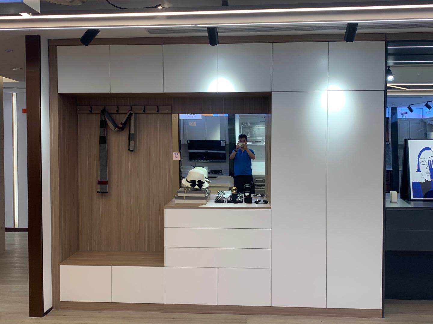 诚聘橱柜.衣柜安装技师