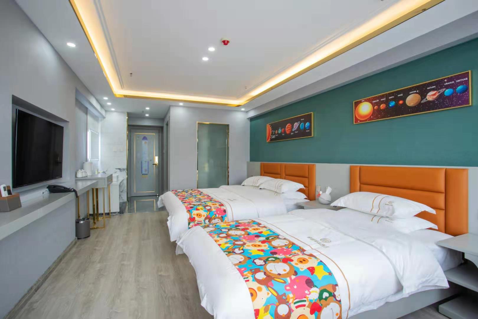 招聘酒店前台1人