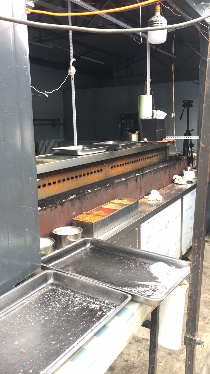 快手(春城小贱) 独特味道烧烤:地摊大排档～招聘