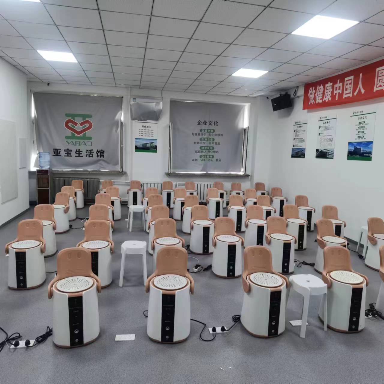 聘亚宝店长，店员